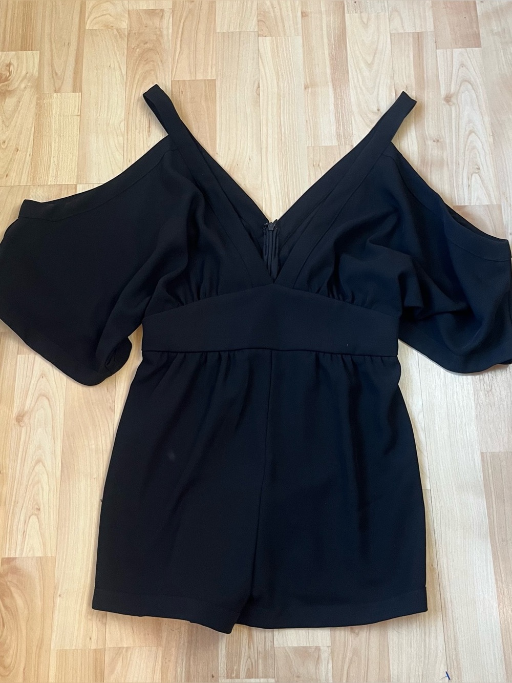 TOBI Womens black Vneck cold-shoulder romper Size Small